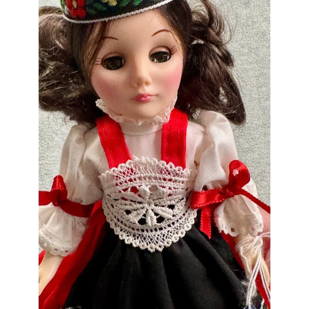 Effanbee Czechoslovakia Doll Wonderful World of Effanbee International 1123 11in